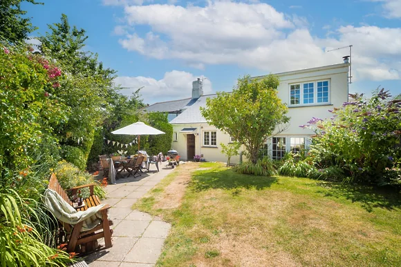 Pump Cottage (sleeps 10)