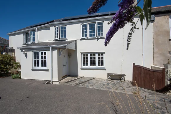 Pump Cottage (sleeps 10)
