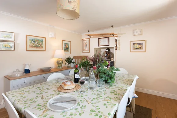 Pump Cottage (sleeps 10)
