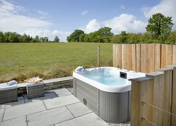 Snowdrop Lodge at 9 Roadford Lake Lodges photo 4