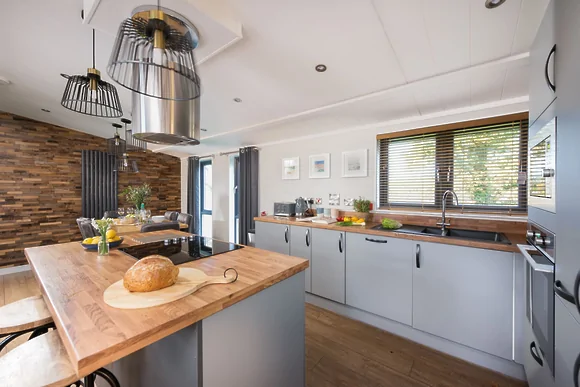 Hawthorne Lodge at 15 Roadford Lake Lodges