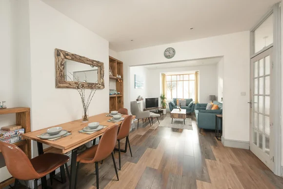 Sea Boots (sleeps 6)