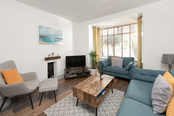 Sea Boots (sleeps 6)