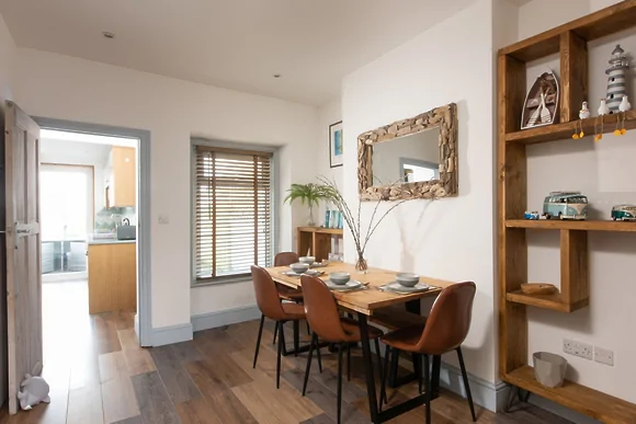 Sea Boots (sleeps 6)