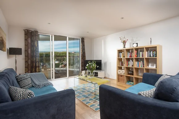 10 Bredon Court