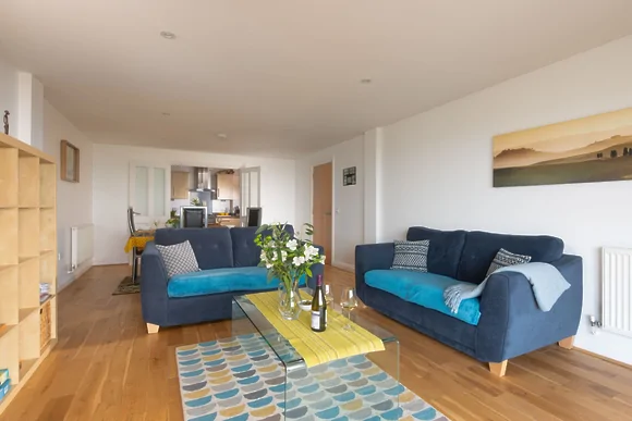 10 Bredon Court