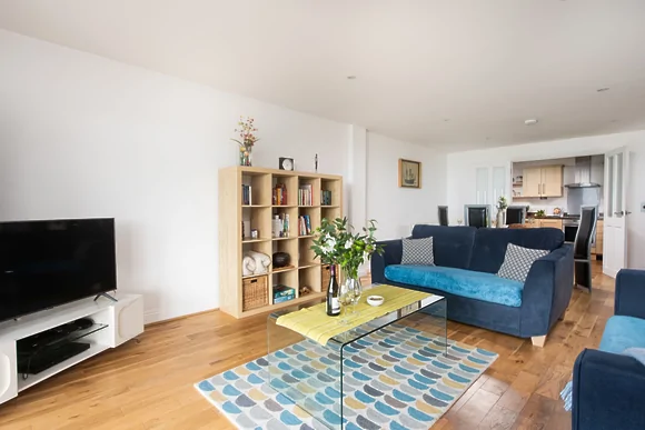 10 Bredon Court