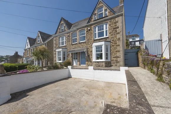11 Tywarnhayle House