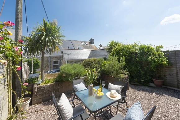 11 Tywarnhayle House