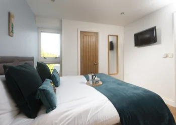 5 Sandy Lane Apartments