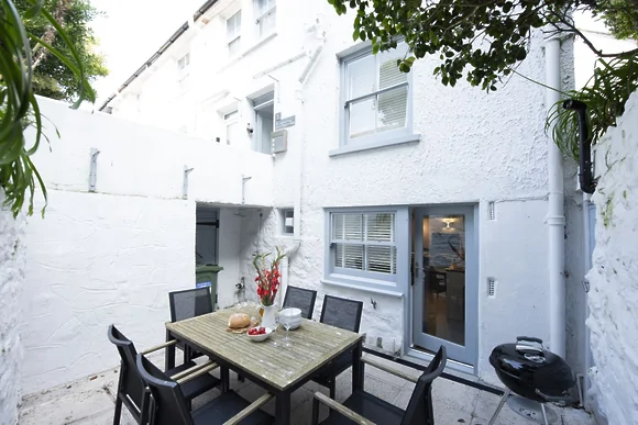 Salubrious Cottage