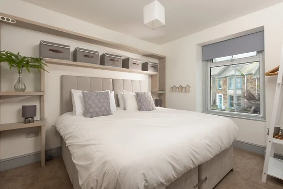 Sea Boots (sleeps 8)