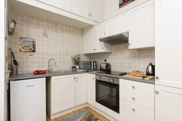 3 Pentowan Court
