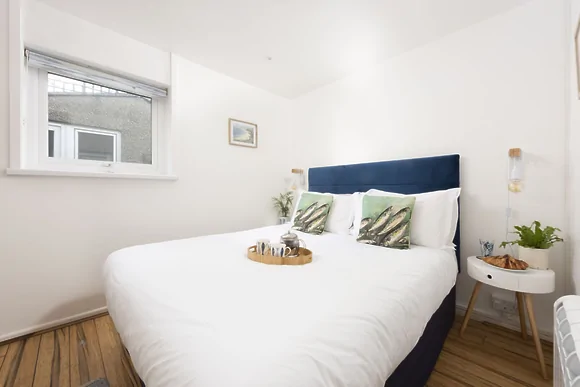 3 Pentowan Court