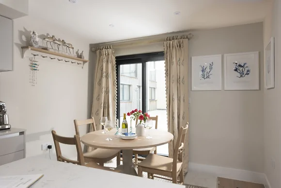 Apartment 6