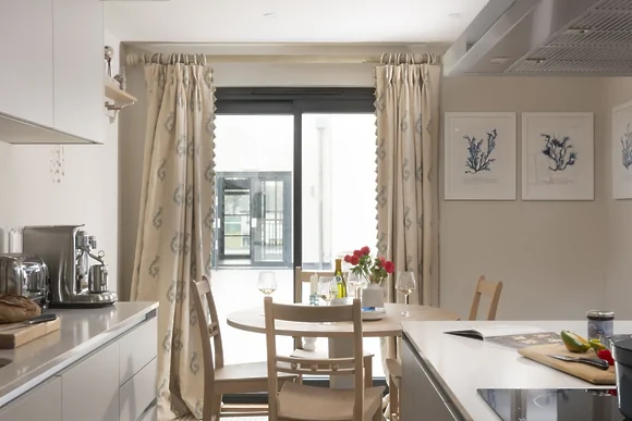 Apartment 6