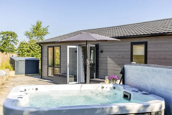 Violet Lodge at 11 Roadford Lake Lodges