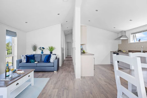 Poppy at 5 Roadford Lakes Lodges