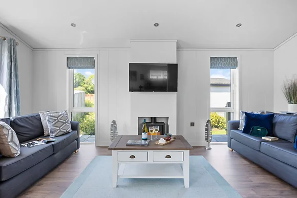 Poppy at 5 Roadford Lakes Lodges