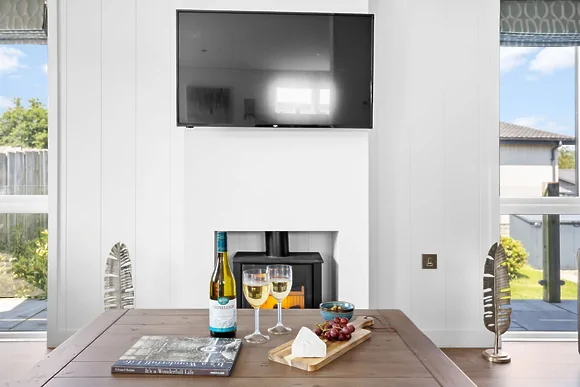 Poppy at 5 Roadford Lakes Lodges