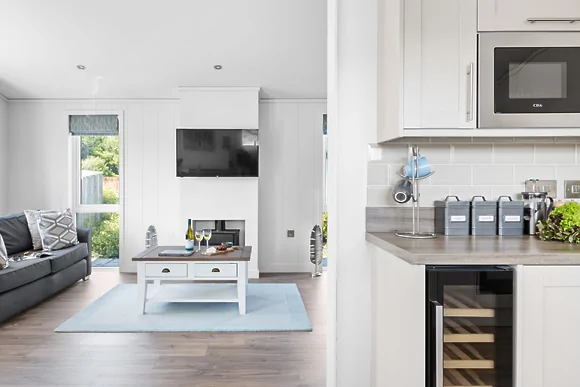 Poppy at 5 Roadford Lakes Lodges