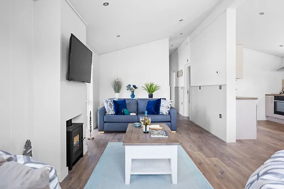 Poppy at 5 Roadford Lakes Lodges