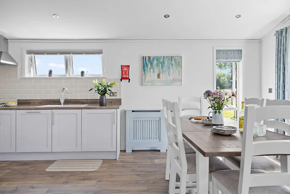 Poppy at 5 Roadford Lakes Lodges