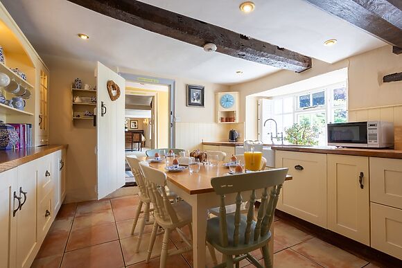 Thatch Corner