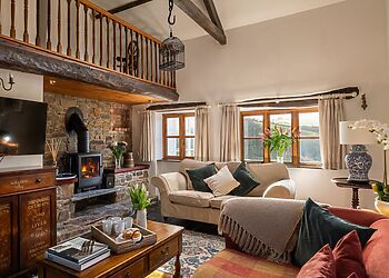 Honey Buzzard Farmhouse