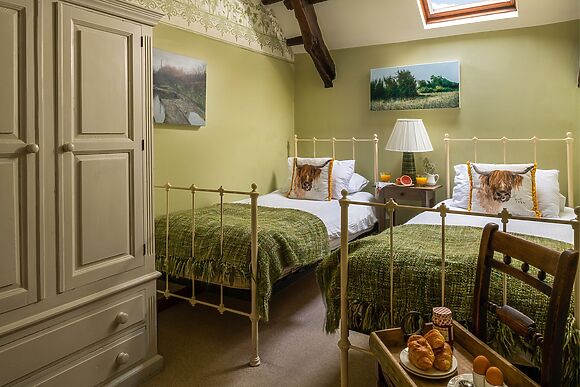 Honey Buzzard Farmhouse
