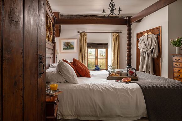 Honey Buzzard Farmhouse