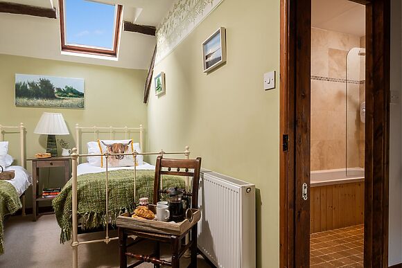 Honey Buzzard Farmhouse