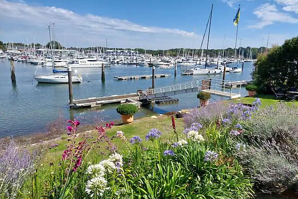 Hamble Riverside Cottage
