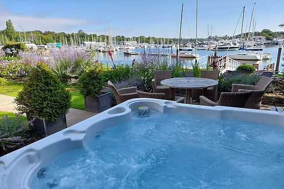 Hamble Riverside Cottage