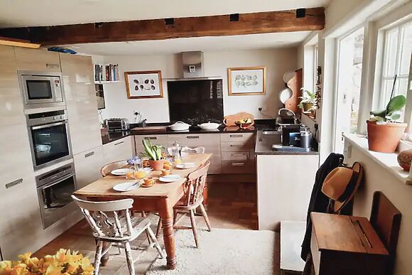 Hamble Riverside Cottage