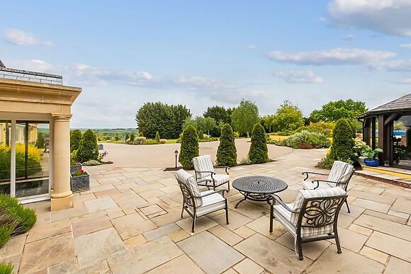 Broadridge Manor