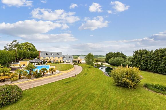 Broadridge Manor