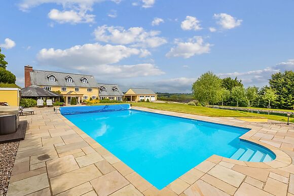 Broadridge Manor