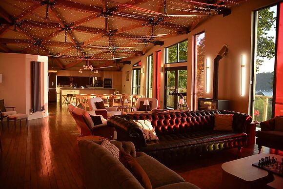 Silver Crescent House