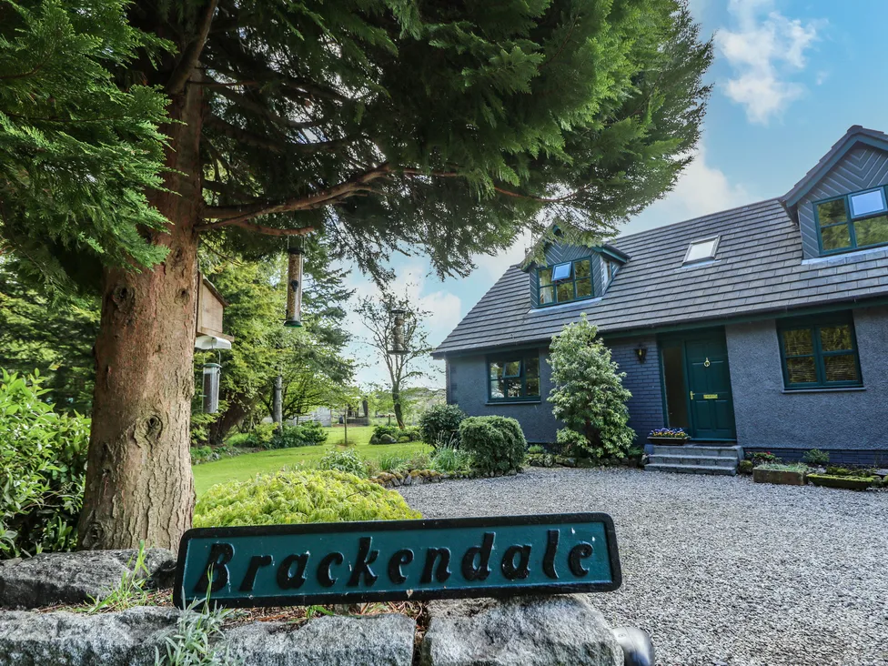 Upper Brackendale exterior