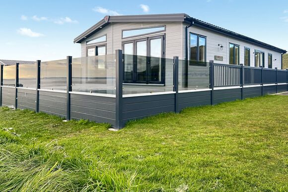 Platinum Lodge Bay View Spa (Pet) - Aber Bay Holiday Park, Clarach