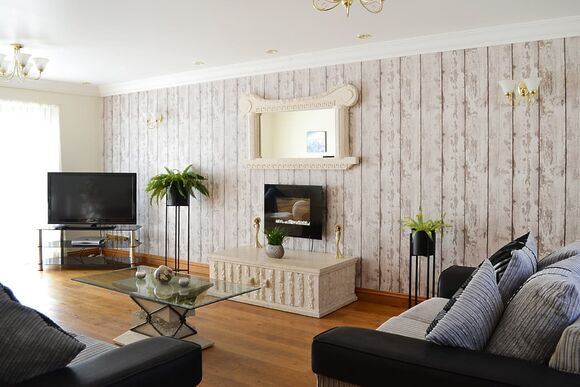 Granary Cottage - Aberdwylan Holiday Park, Carmarthenshire