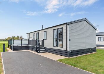 Sunningdale Lodge - Addlethorpe Country Park, Addlethorpe