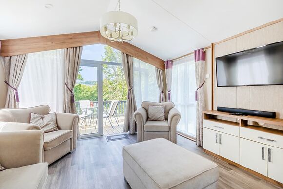 Symphony 2 Pet - Andrewshayes Orchard Retreat, Axminster