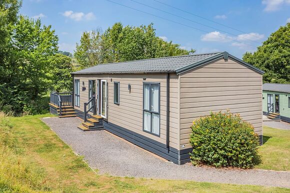 Symphony 2 Pet - Andrewshayes Orchard Retreat, Axminster