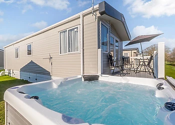 Lakeside Holiday Home VIP P/F