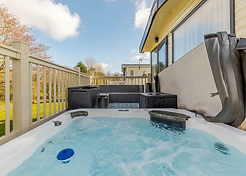 Lakeside Holiday Home VIP P/F