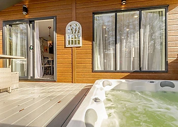 Waterside Lodge VIP P/F 