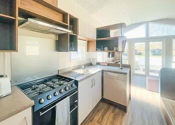 The Hideaway - Allerthorpe Country Park, Pocklington