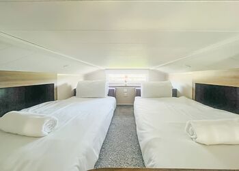 The Hideaway - Allerthorpe Country Park, Pocklington